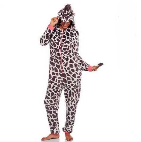 🌺Kids Pajamas in Brown and White Giraffe - Picture 1 of 10